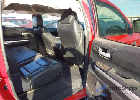 2014 Toyota Tundra Limited 5.7L V8 z USA, uszkodzony, nr VIN 5TFHW5F11EX367440